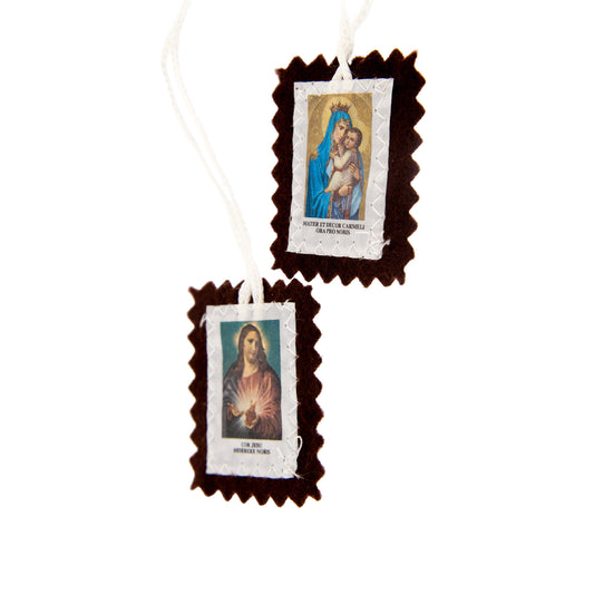 Scapolare Madonna del Carmelo. Dimensioni 4,5 x 3,5 cm