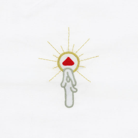 Vestina per Battesimo con ricamo "candela". Dimensioni 35x35 cm