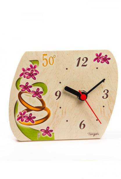 Orologio da appoggio  in legno dipinto. Dimensioni 20x16 cm