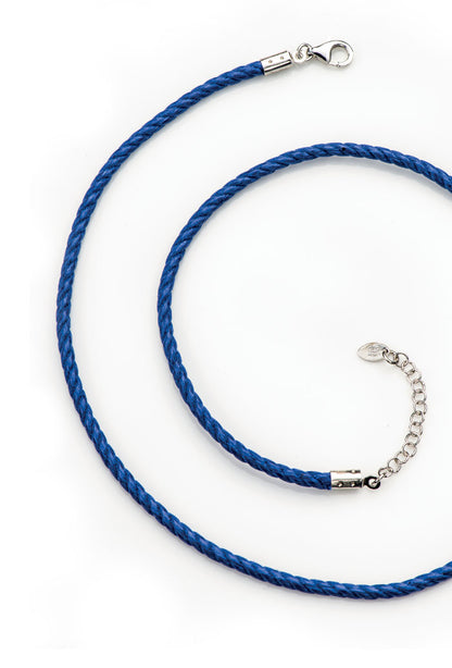 Collana in cordone e argento 925 rodiato. Lunghezza 45+3 cm