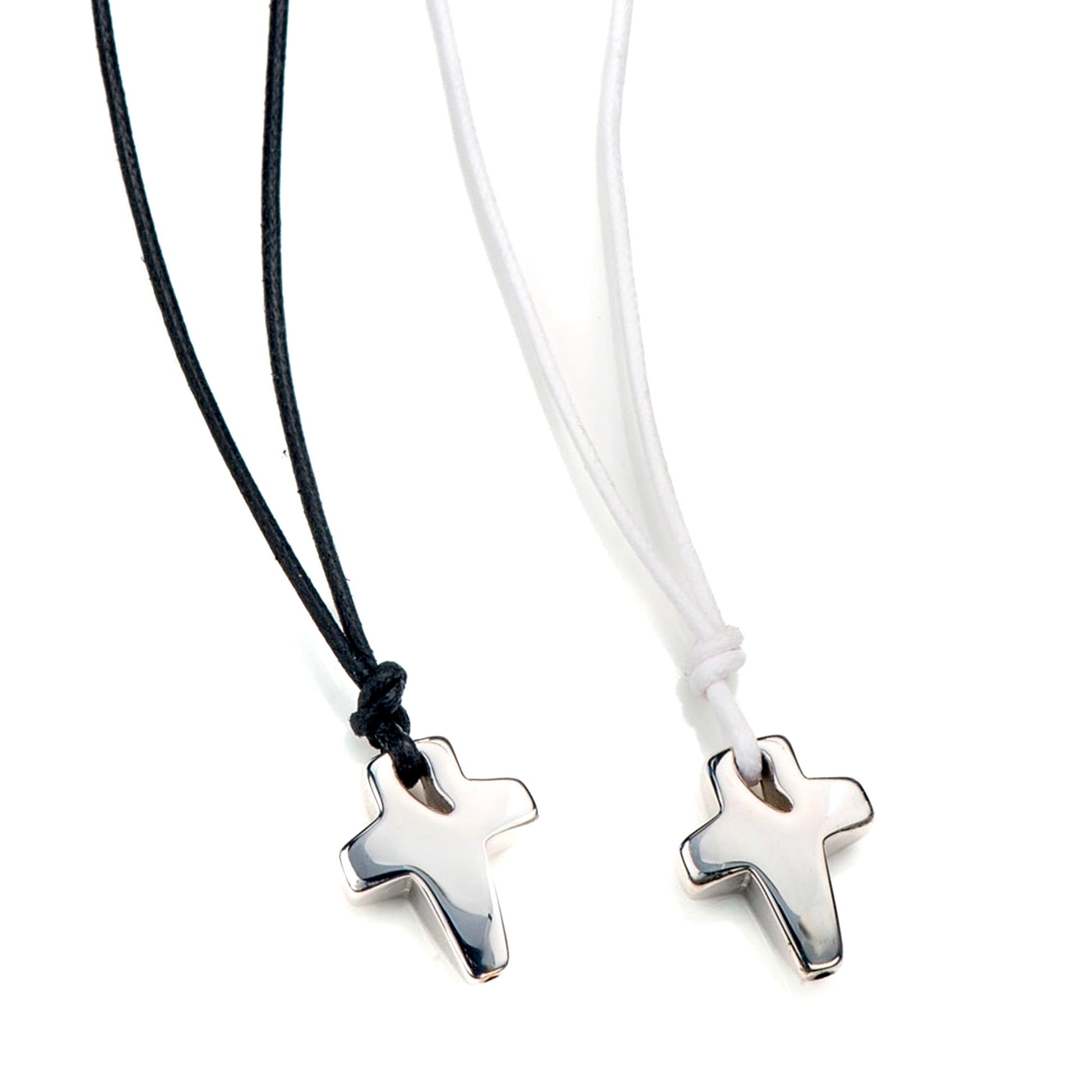 Collana in corda cerata e croce bombata in argento 925. Lunghezza 45+3 cm