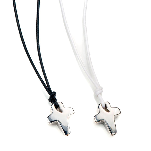 Collana in corda cerata e croce bombata in argento 925. Lunghezza 45+3 cm