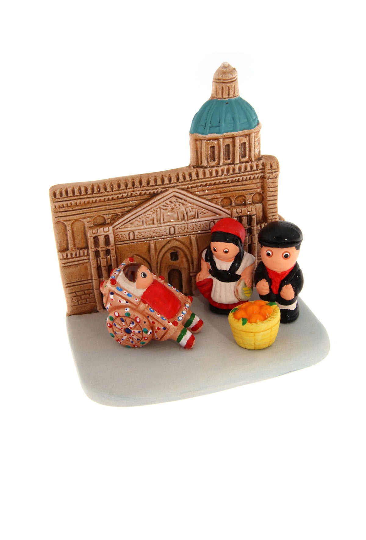 "Presepi del Mondo", in ceramica bianca semismaltata. Dimensioni 7x9 cm
