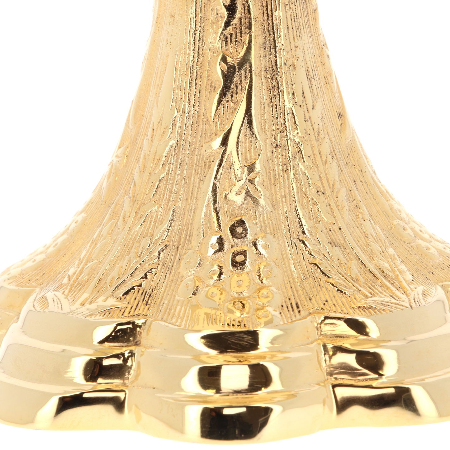 Pisside in ottone con bagno oro. Dimensioni 27x14,5 cm