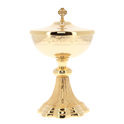 Pisside in ottone con bagno oro. Dimensioni 27x14,5 cm