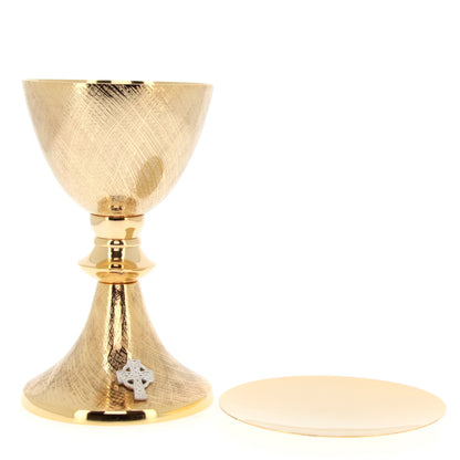 Calice con patena in ottone con bagno oro. Dimensioni 20x11,5 cm