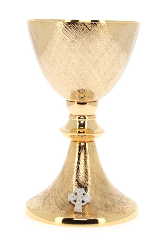 Calice con patena in ottone con bagno oro. Dimensioni 20x11,5 cm