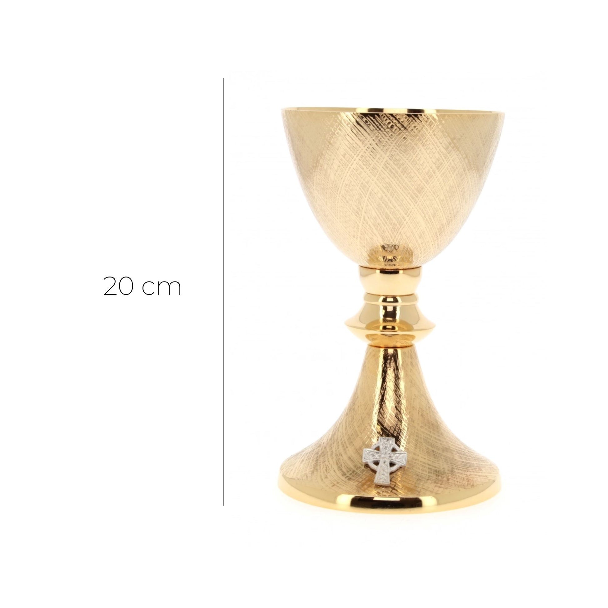Calice con patena in ottone con bagno oro. Dimensioni 20x11,5 cm