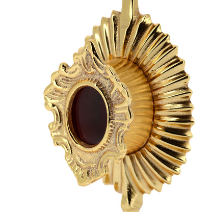 Reliquiario ovale in ottone e bagno oro. Dimensioni 7,3x22 cm