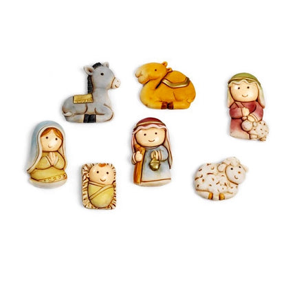 Set di 12 calamite, in resina, con personaggi presepe. Altezza 5,2 cm