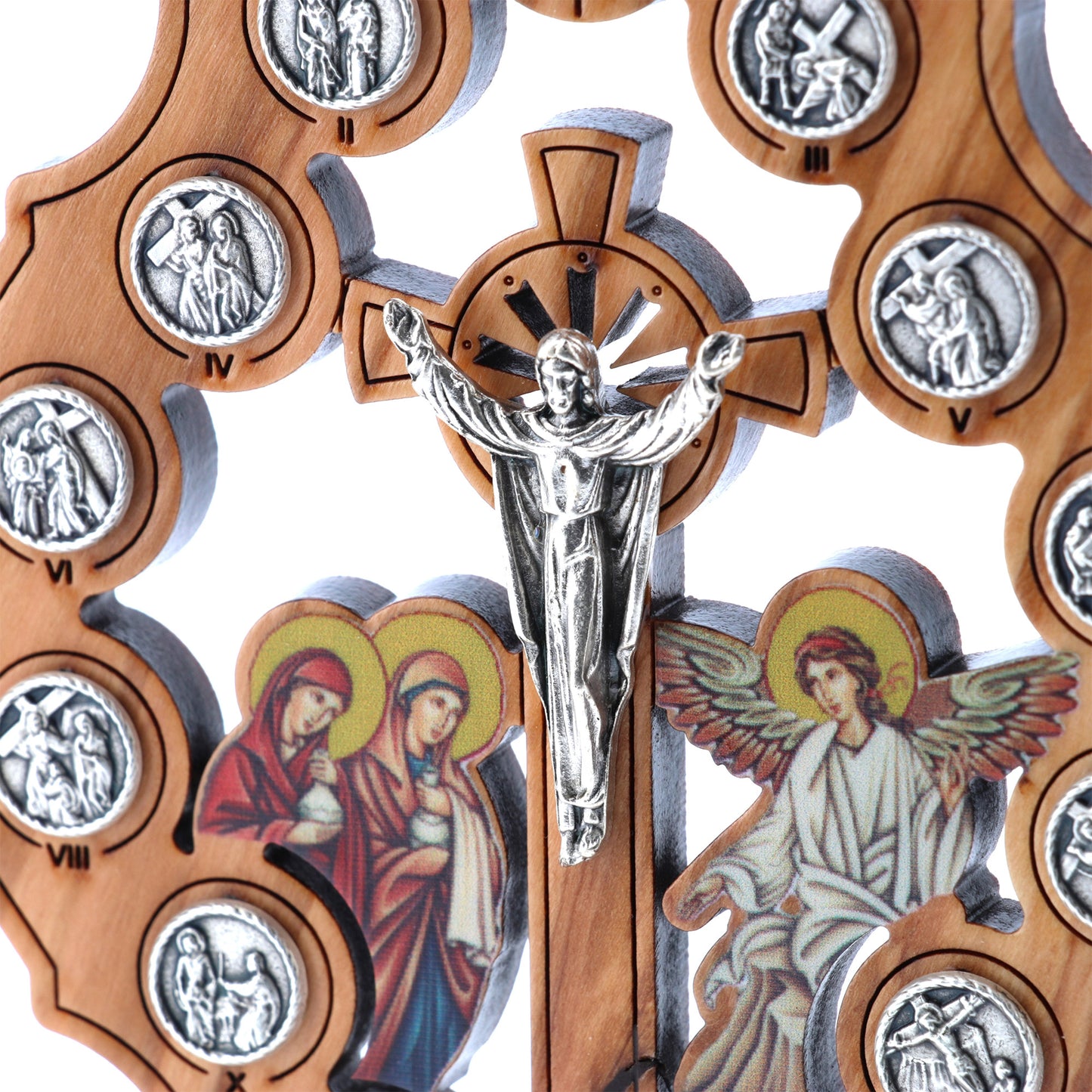 Via Crucis in legno d'ulivo sagomato e colorato con stazioni in metallo e base. Dimensioni 10x13,5 cm