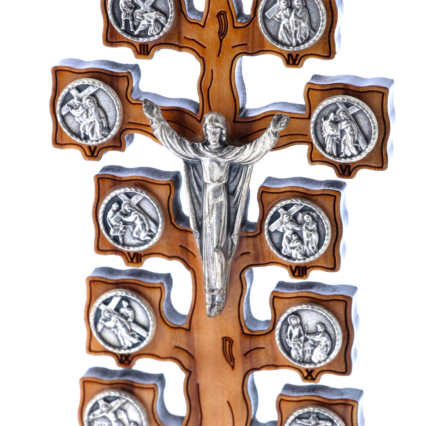 Via Crucis in legno d'olivo sagomato albero con stazioni in metallo e base. Dimensioni 5,5x13,5 cm