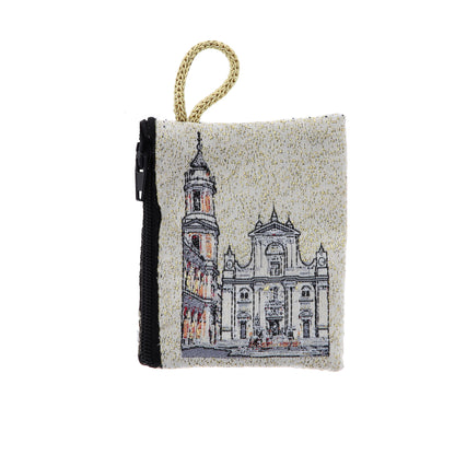 Borsellino in stoffa con immagine ricamata. Dimensioni 7x8,2 cm