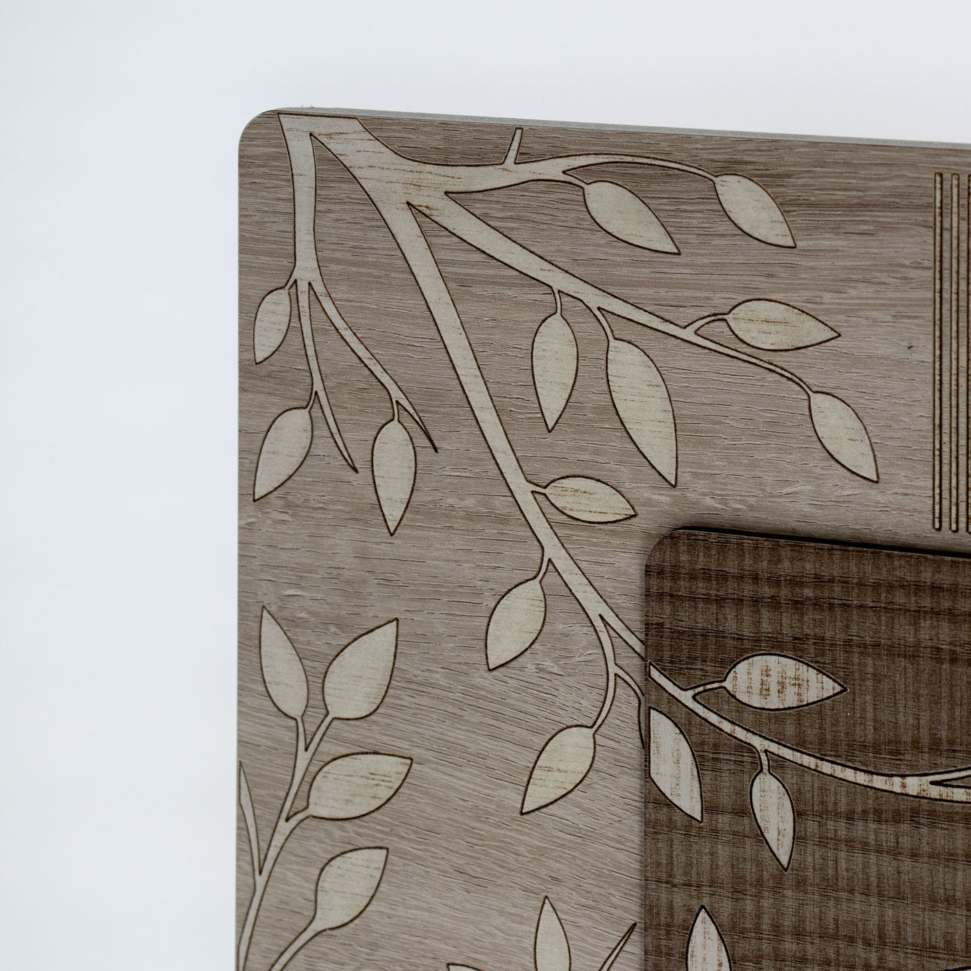 Quadro in argento Sacra Famiglia su legno con decorazione albero della vita. Dimensioni 52x81,5 cm