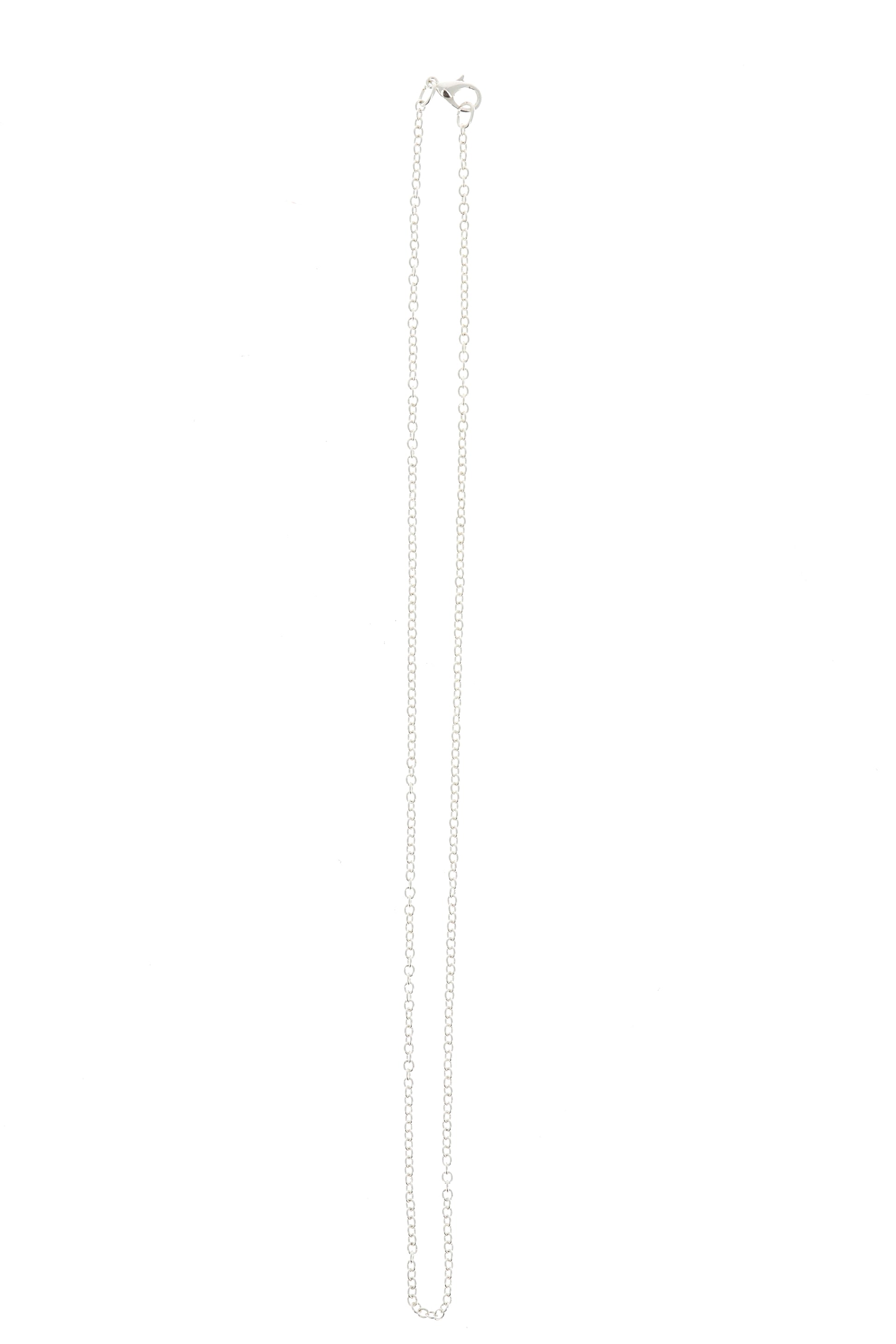 Catenina in metallo argentato. Lunghezza 50 cm