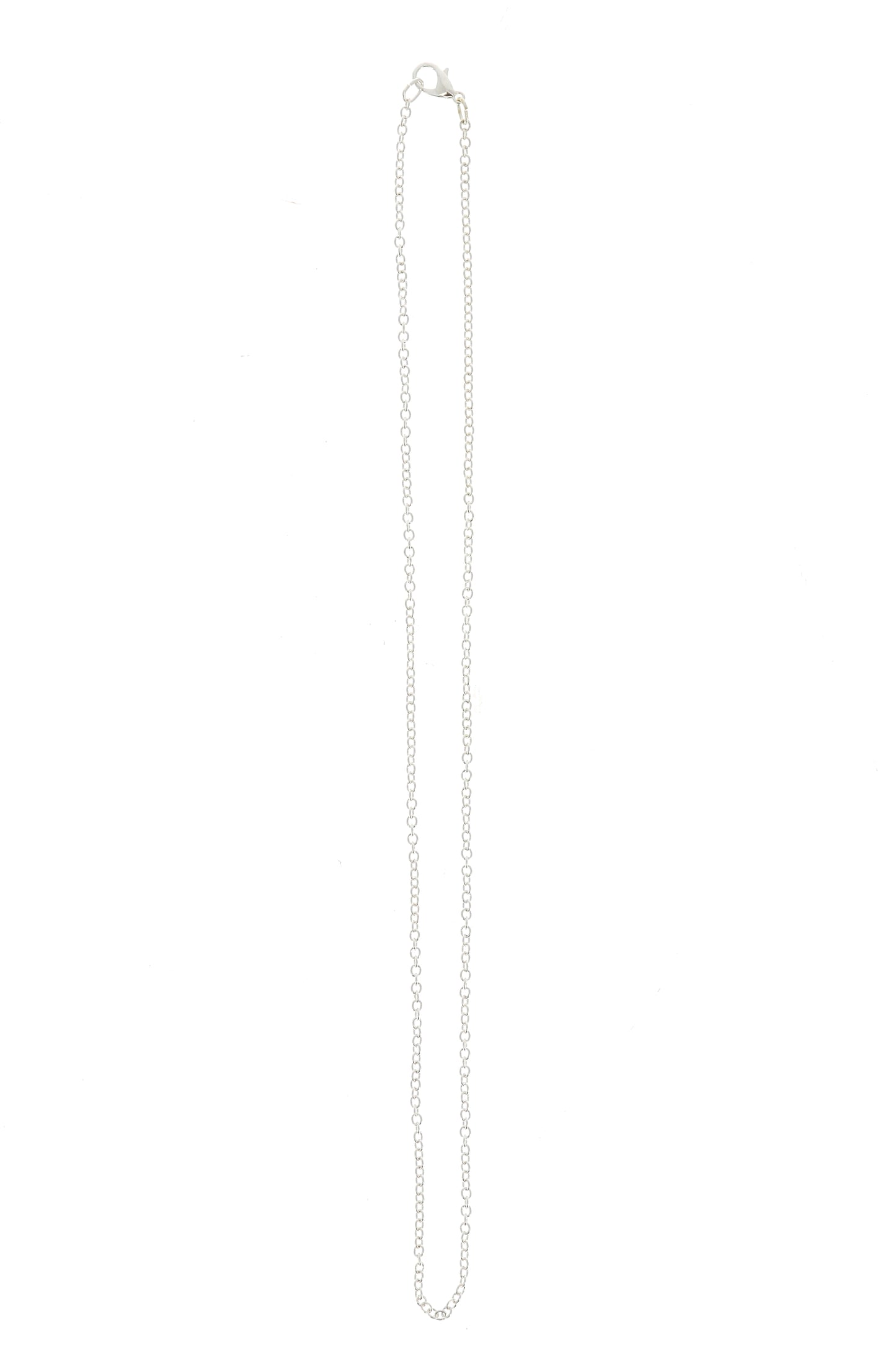 Catenina in metallo argentato. Lunghezza 50 cm