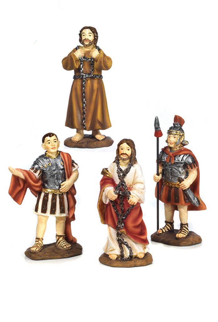 Set 4 soggetti in resina "Processo a Gesù". Altezza 8,8 - 9,5 cm