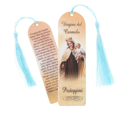 Segnalibro Madonna del Carmine in carta plastificata con fiocco colorato. Dimensioni 4x14 cm