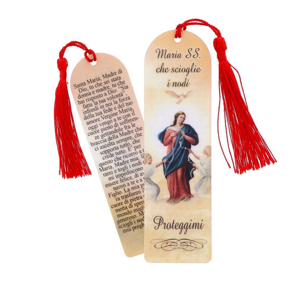 Segnalibro Maria che scioglie i nodi in carta plastificata con fiocco colorato. Dimensioni 4x14 cm