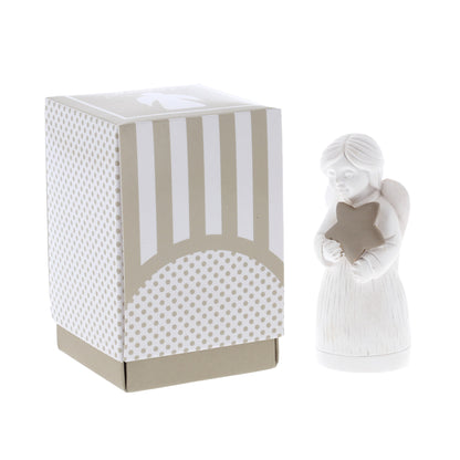 Angelo in resina bianca con stella in confezione. Altezza 9 cm