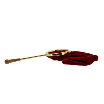 Borsa raccogli offerta in velluto rosso e croce ricamata color oro. Manico 25 cm.