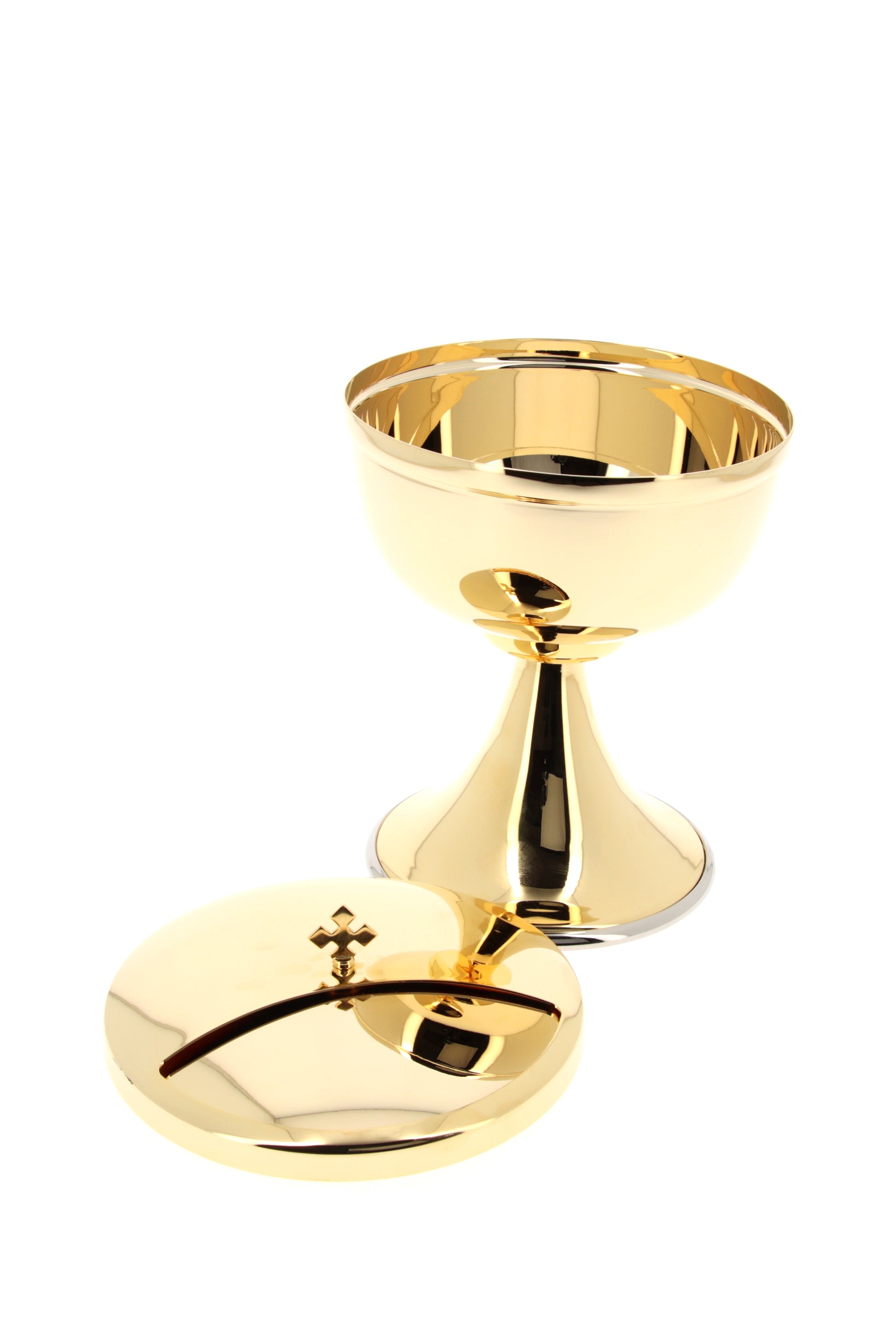 Pisside in ottone dorato con coperchio girevole. Dimensioni 14x17 cm