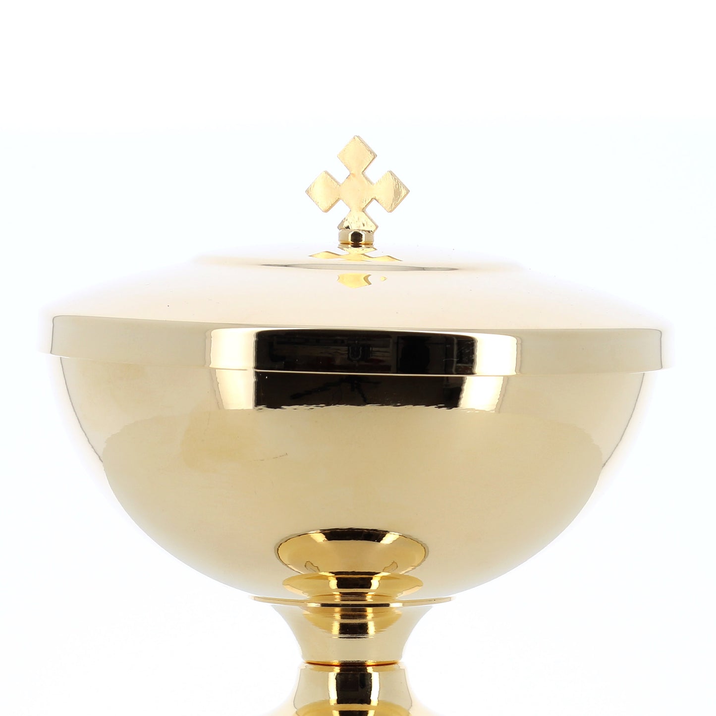 Pisside in ottone dorato. Altezza 20 cm e diam. 11,5 cm