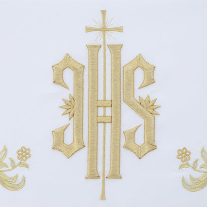 Tovaglia da altare, in poliestere, con ricamo dorato simbolo JHS. Dimensioni 165x300 cm