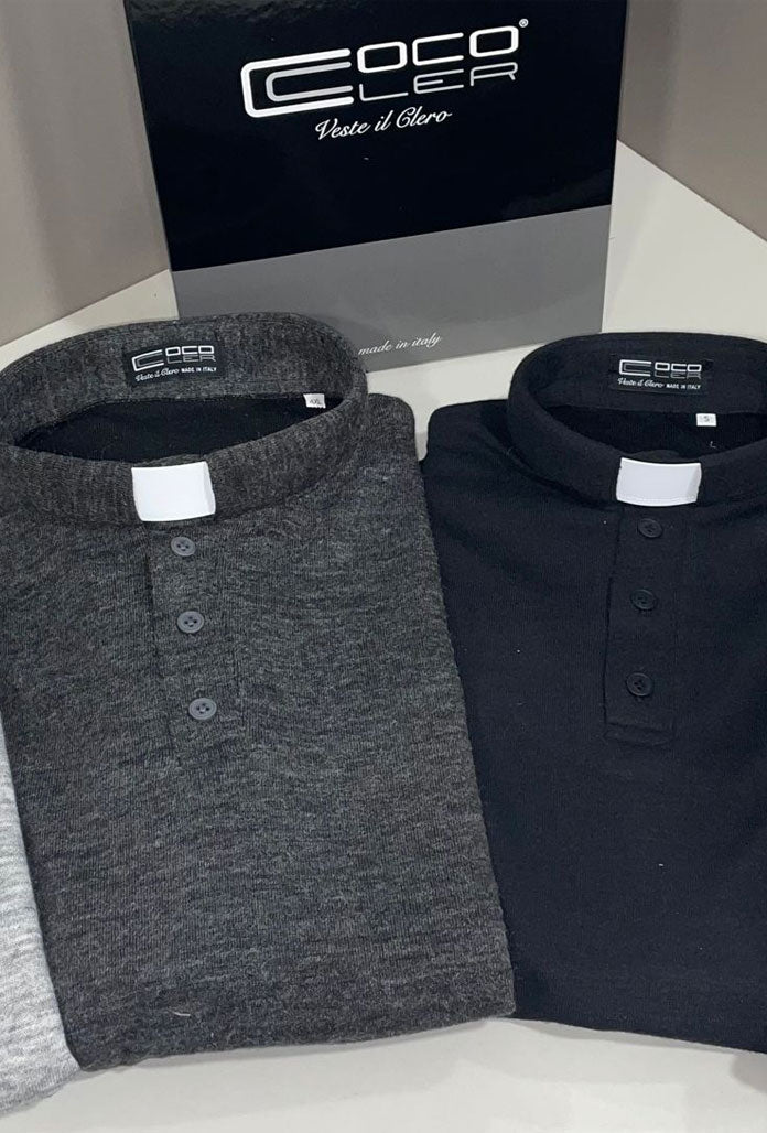 Maglia polo invernale grigio scuro, misto poliestere e lana, con polsini