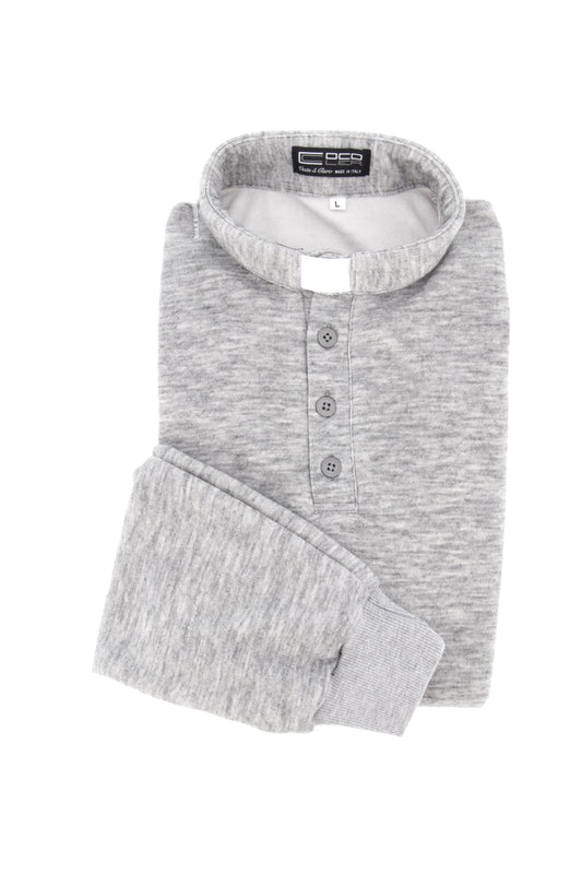 Maglia polo invernale grigio chiaro, misto poliestere e lana, con polsini