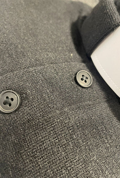 Maglia polo invernale blu, misto poliestere e lana, con polsini