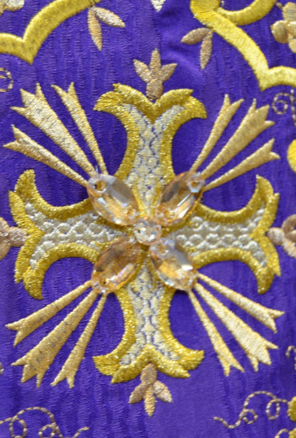 Stola romana seta/moirè, ricamo ornato oro, punto luce croce