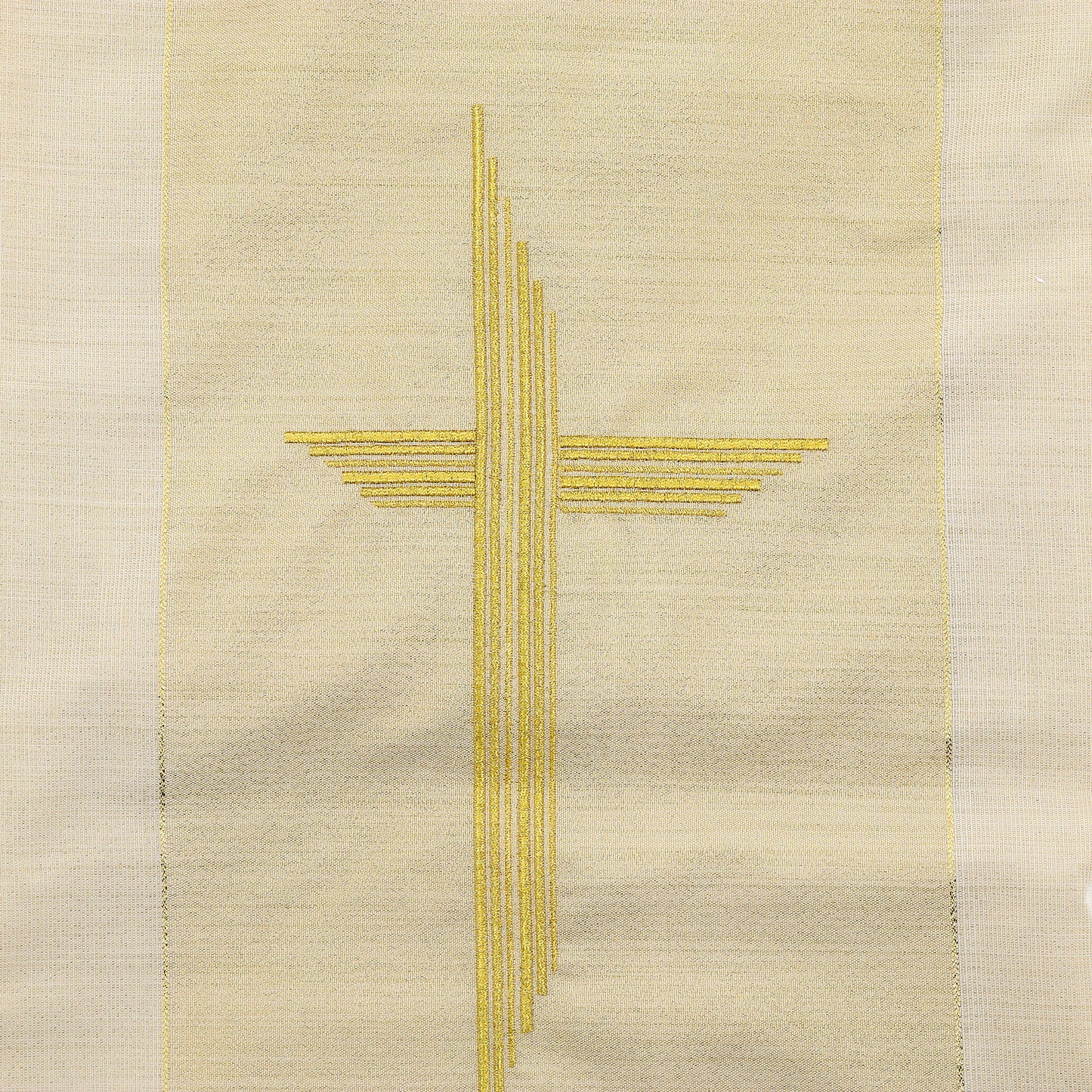 Casula con Croce ricamata su tessuto sfumato. Lana lurex

