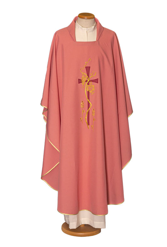 Casula rosa con Croce ricamata su tessuto poliestere
