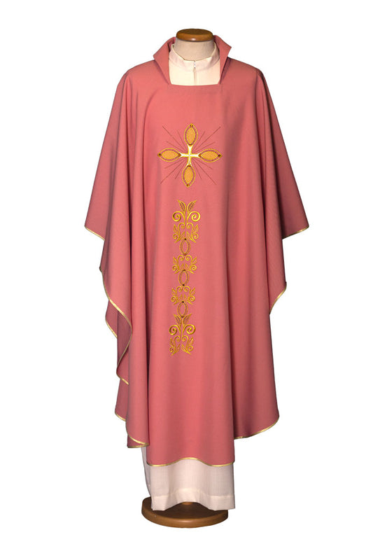 Casula rosa con Croce e ricami su tessuto poliestere 
