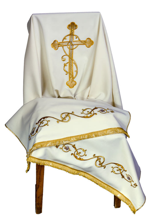 Velo omerale con croce ricamata su tessuto poliestere