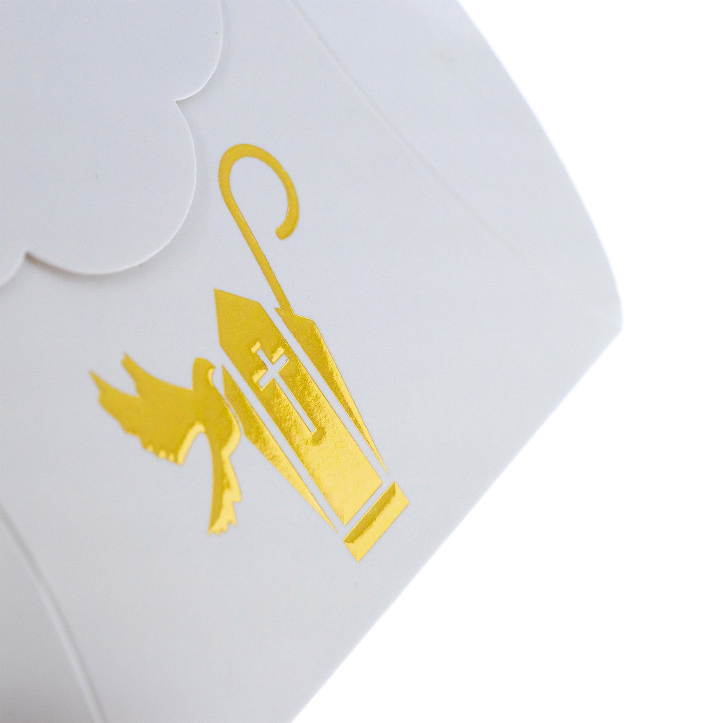 Scatolina porta confetti in carta con stampa in oro per Cresima e Comunione. Dimensioni 10,5x8x2,5cm

