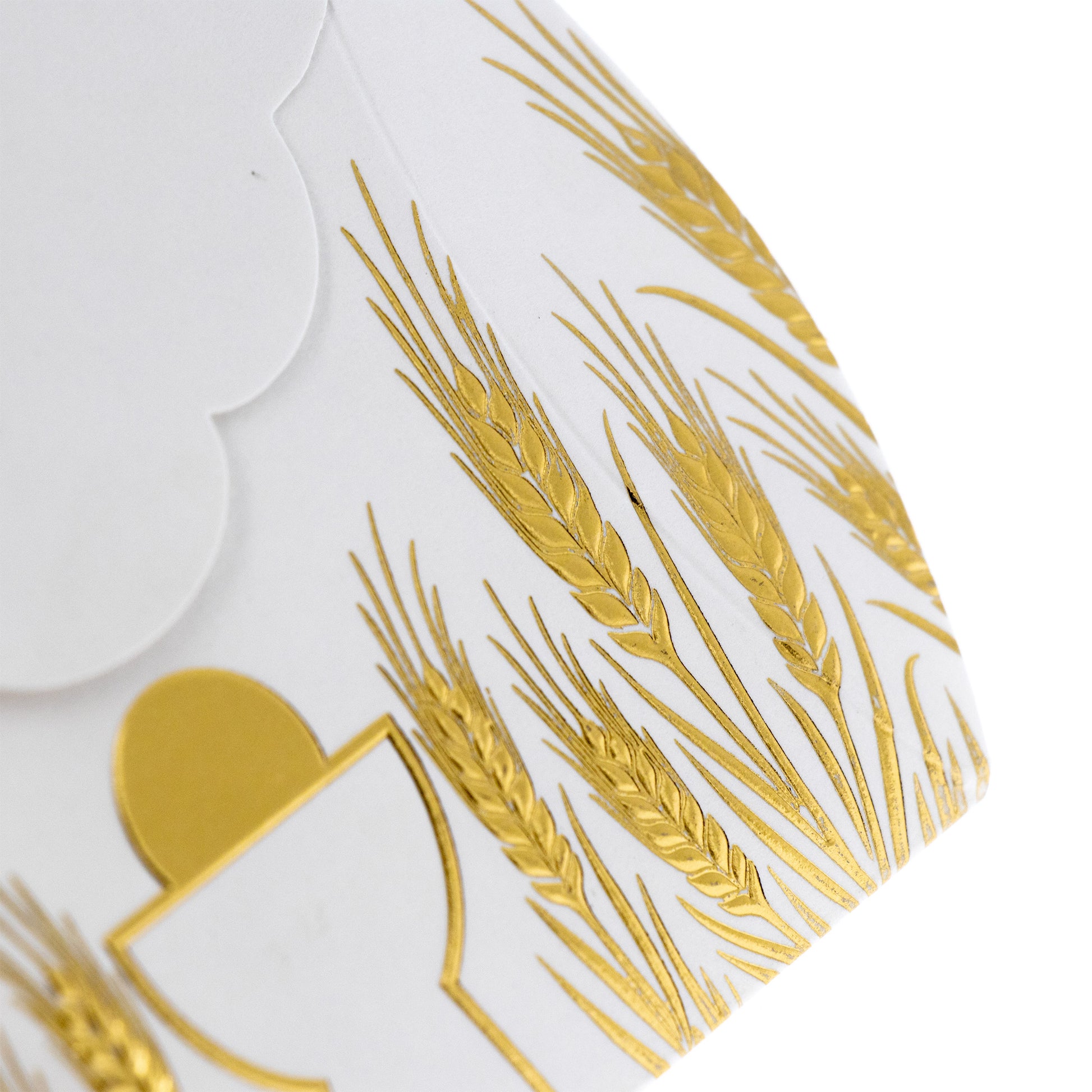 Scatolina porta confetti in carta con stampa in oro per Cresima e Comunione. Dimensioni 10,5x8x2,5cm
