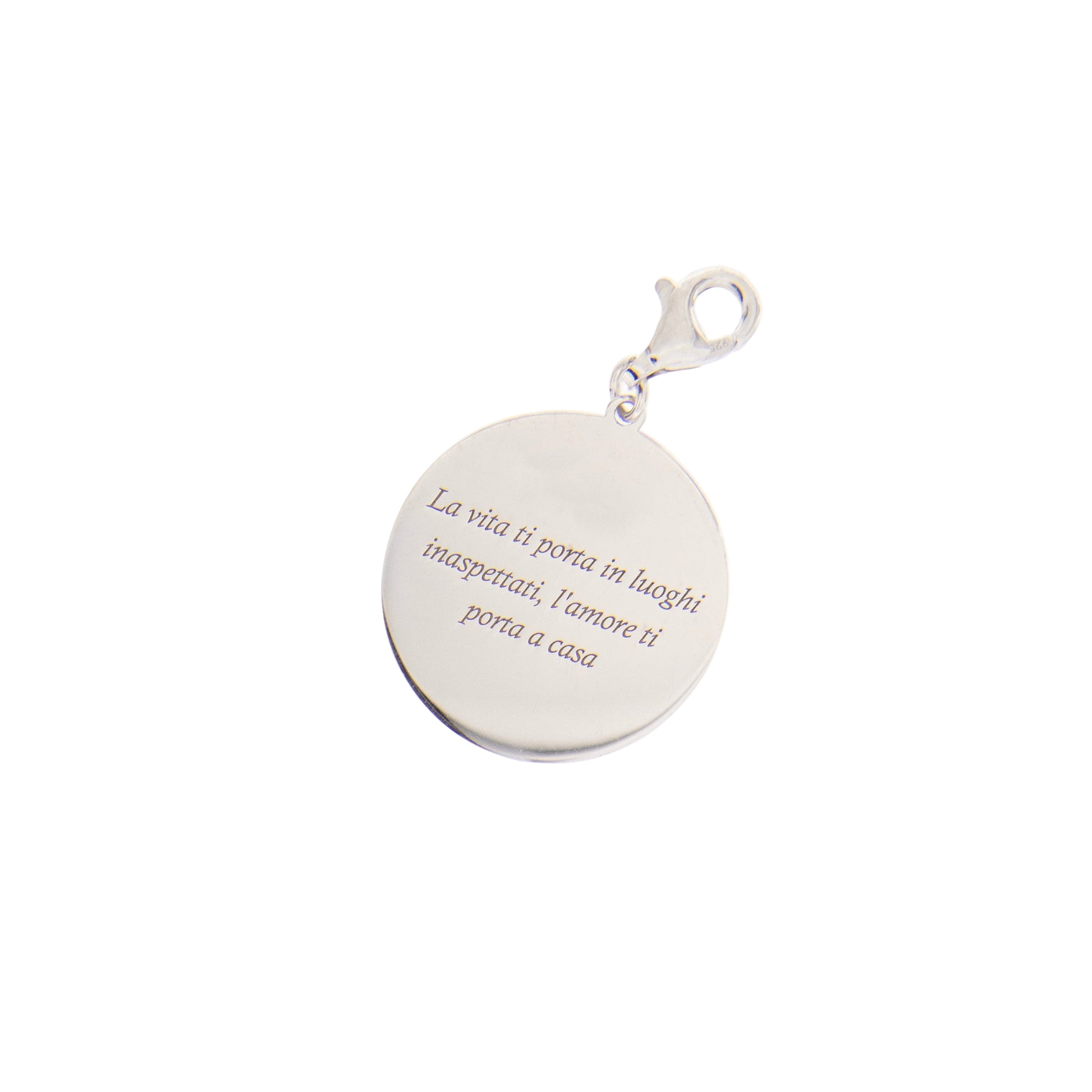 Ciondolo con incisione "La vita ti porta in luoghi inaspettati, l'amore ti porta a casa" in argento 925. Diametro 2 cm