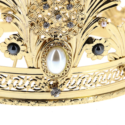 Corona in ottone con perle e strass. Diametro 22 cm