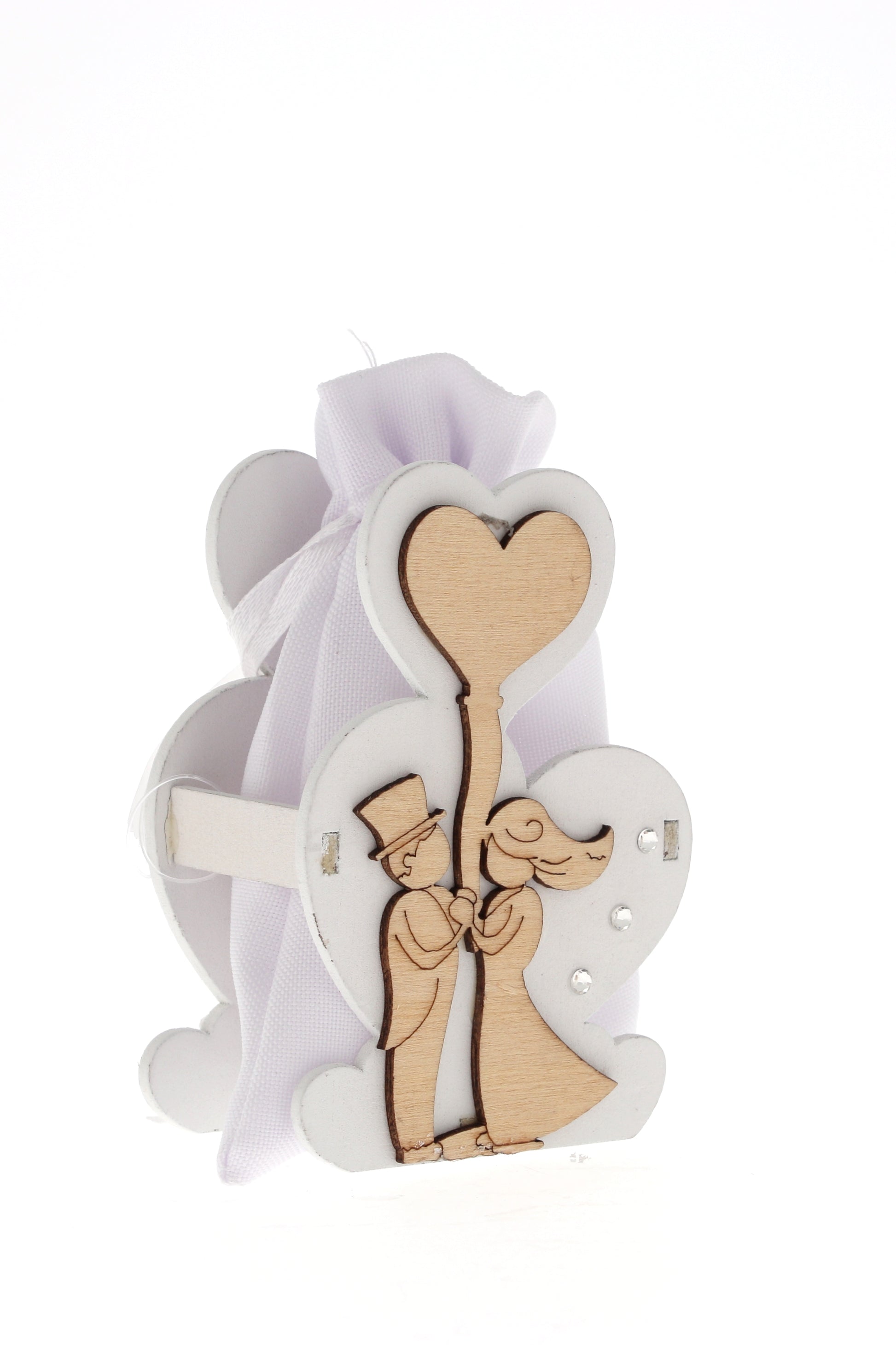 Sacchetto per confetti su Cuore con sposi in legno. Altezza 8,4 cm