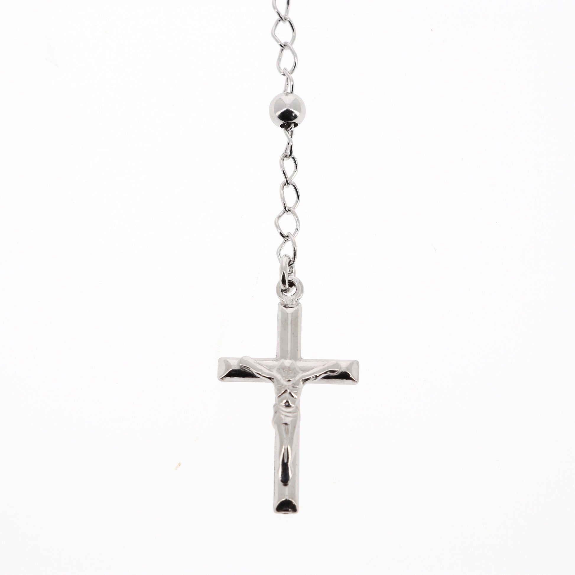 Rosario in argento indossabile con Crocifisso e grani diametro 0,4. Lunghezza 46 cm