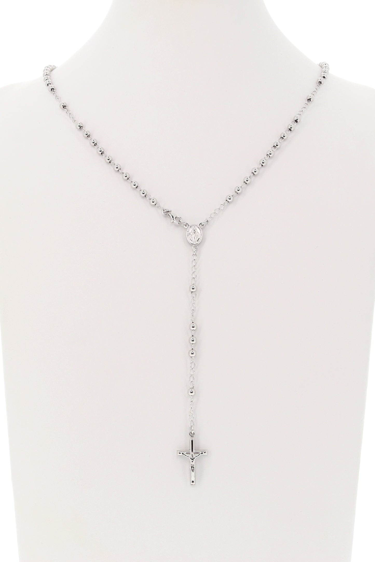 Rosario in argento indossabile con Crocifisso e grani diametro 0,4. Lunghezza 46 cm