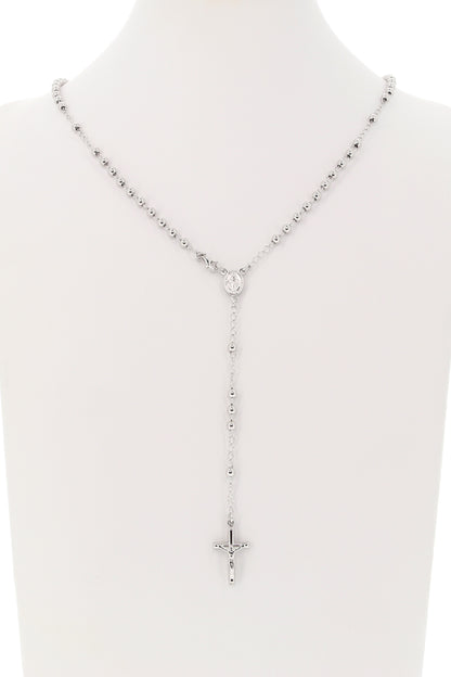 Rosario in argento indossabile con Crocifisso e grani diametro 0,4. Lunghezza 46 cm