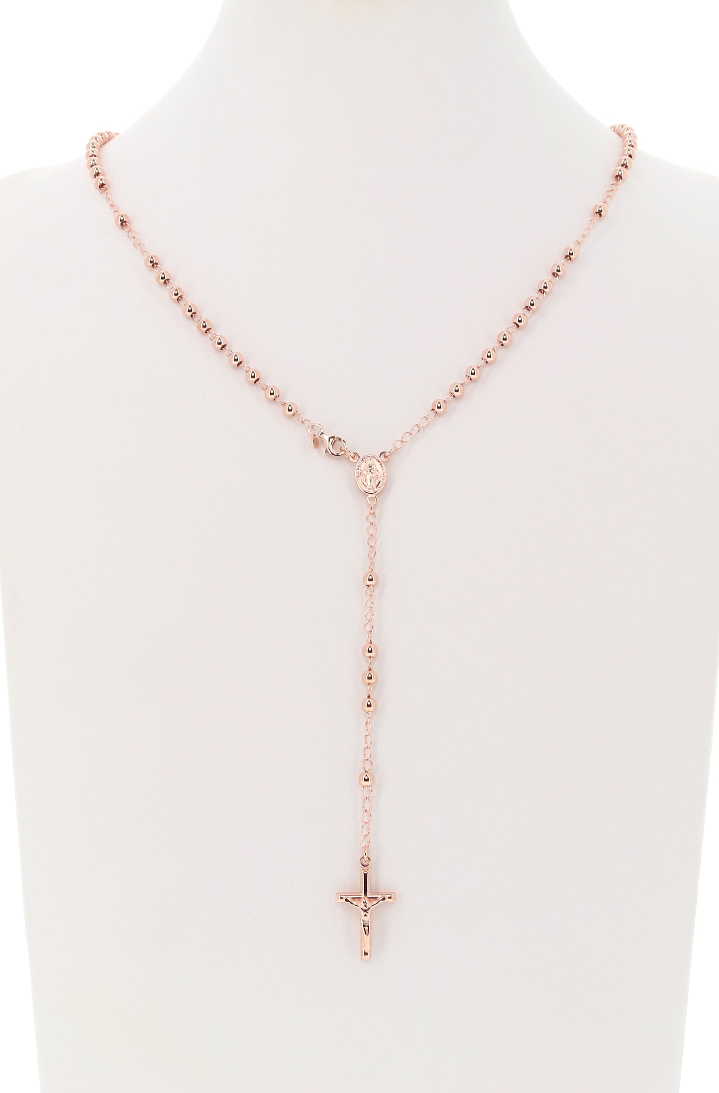 Rosario in argento indossabile con Crocifisso e grani diametro 0,4. Lunghezza 46 cm