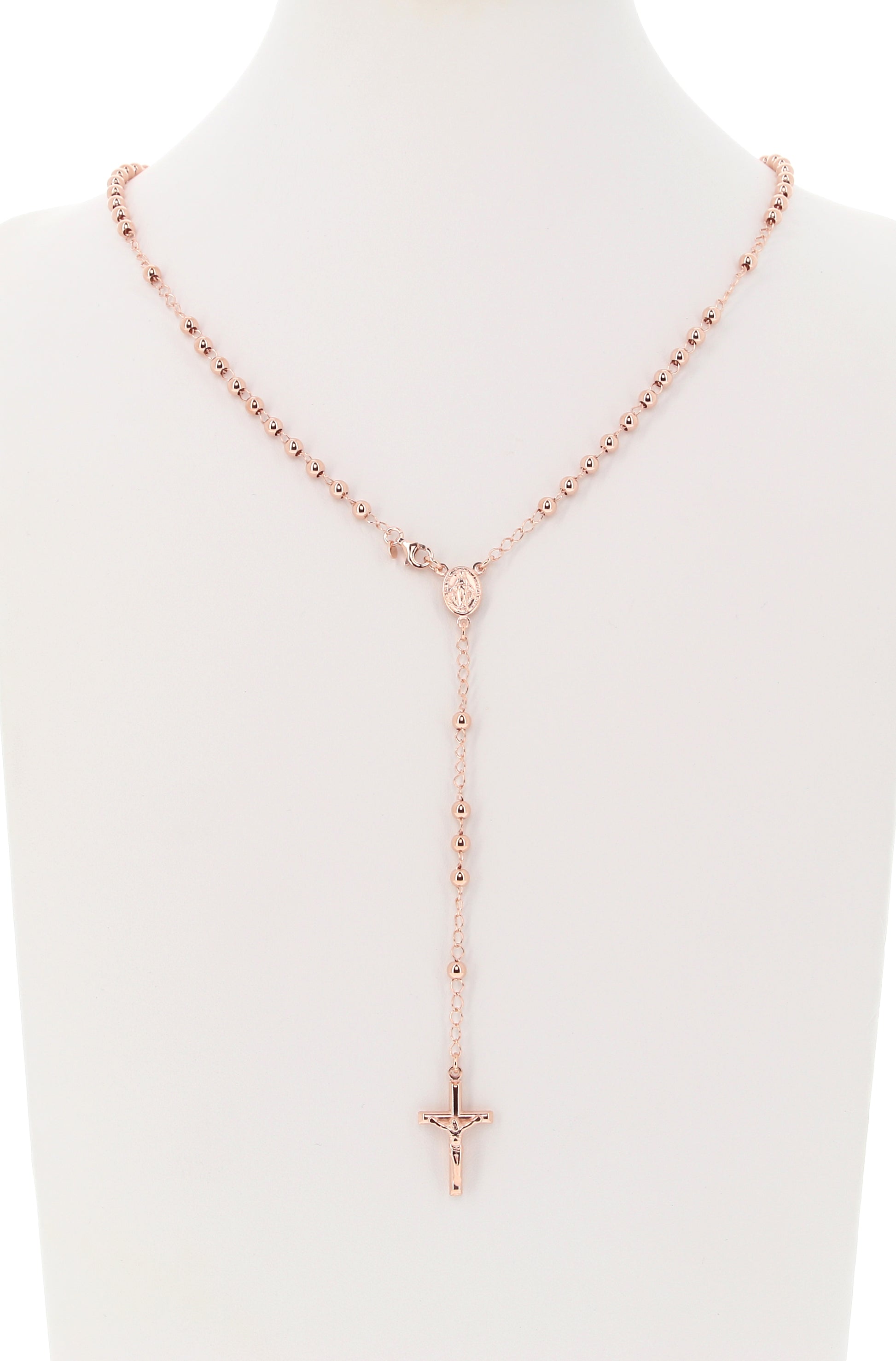 Rosario in argento indossabile con Crocifisso e grani diametro 0,4. Lunghezza 46 cm