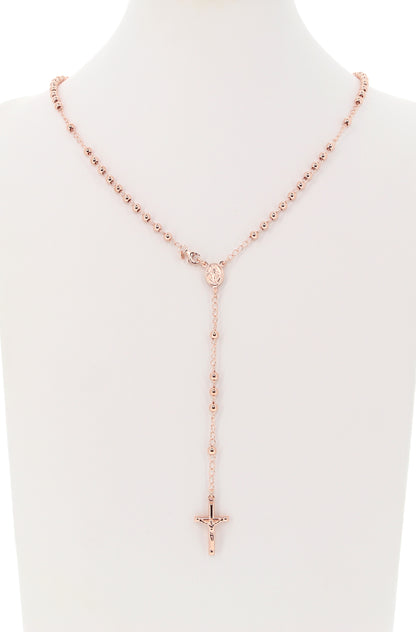 Rosario in argento indossabile con Crocifisso e grani diametro 0,4. Lunghezza 46 cm