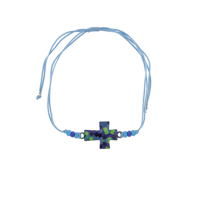 Bracciale in corda con ciondolo passante in colori assortiti. Regolabile