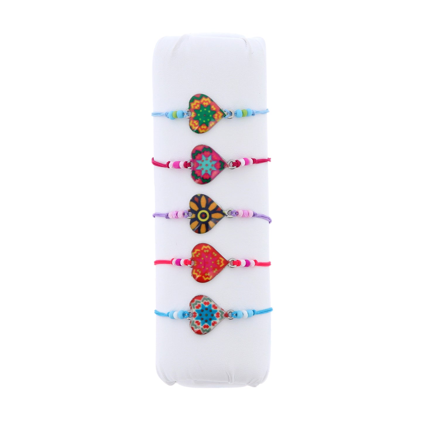 Bracciale in corda con ciondolo passante in colori assortiti. Regolabile