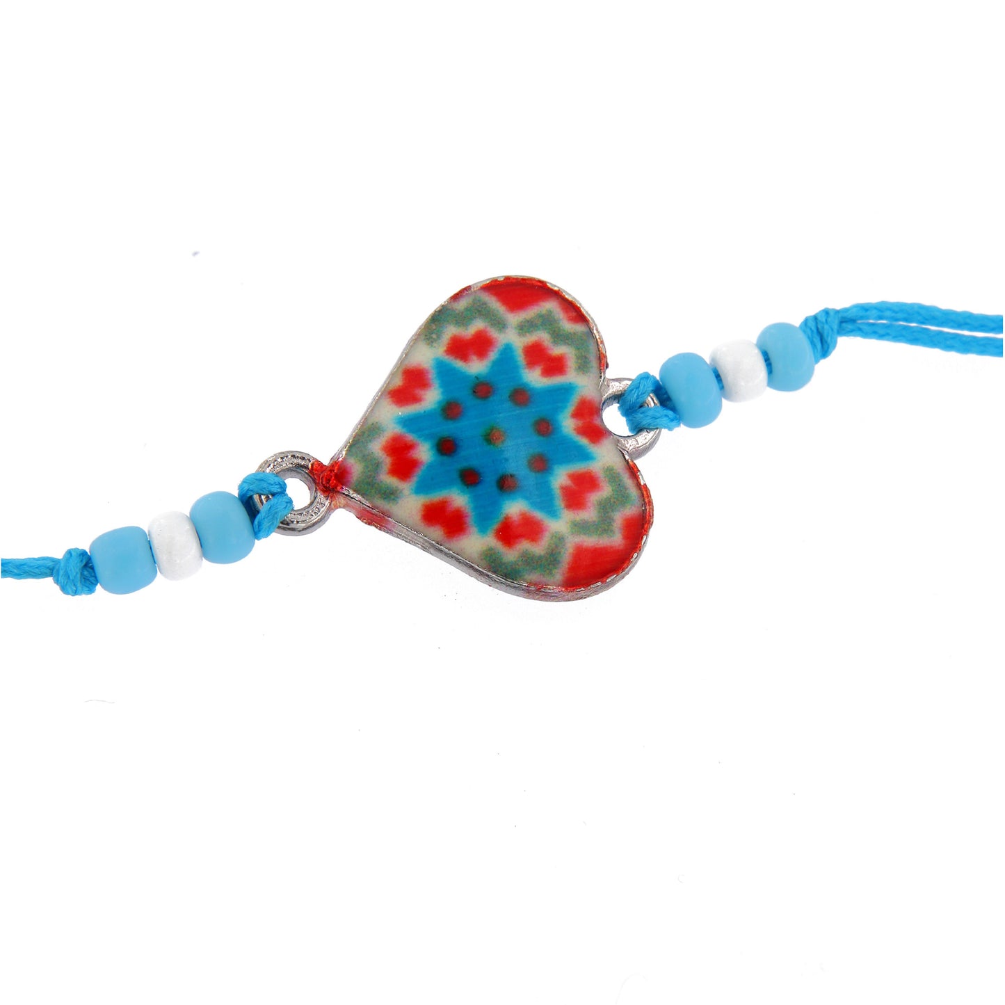 Bracciale in corda con ciondolo passante in colori assortiti. Regolabile